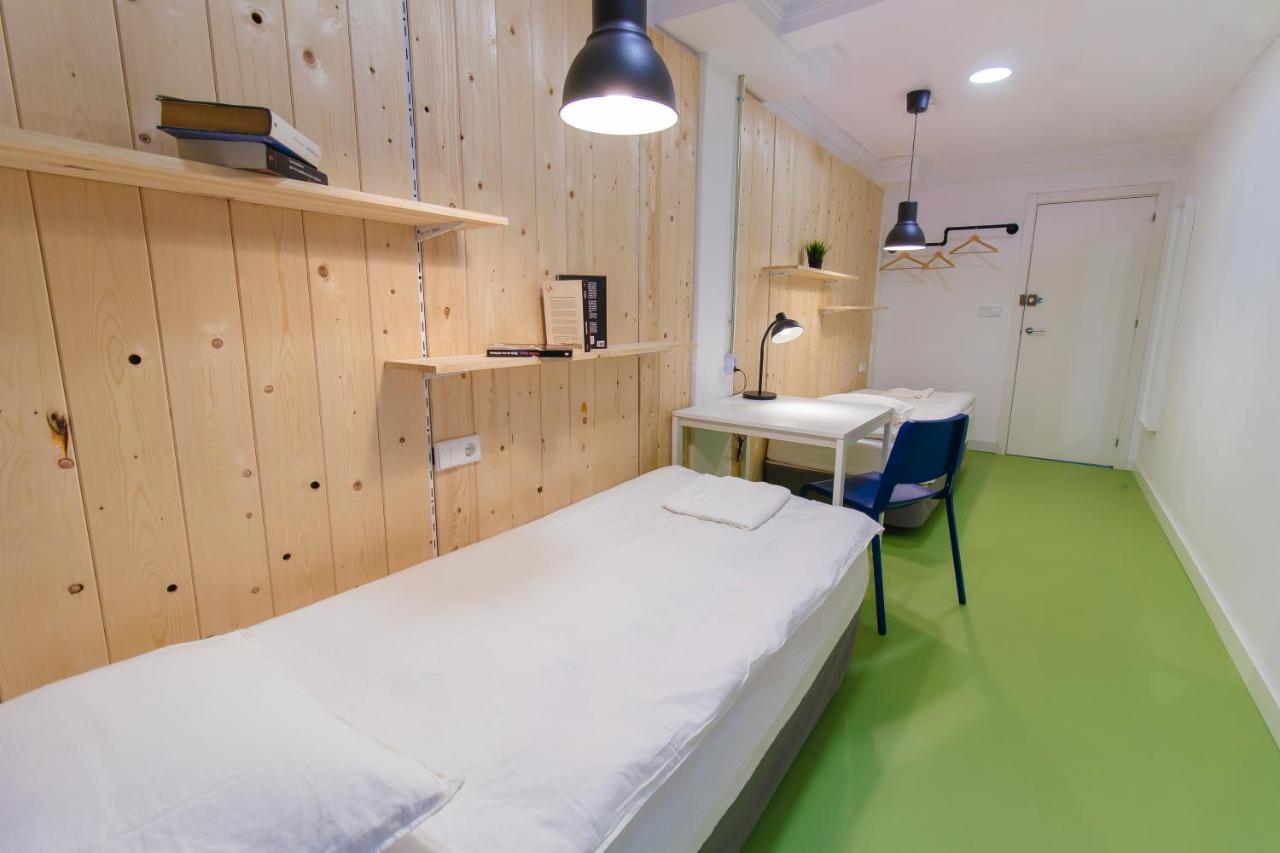 Koala Hostel อาลิกันเต ภายนอก รูปภาพ
