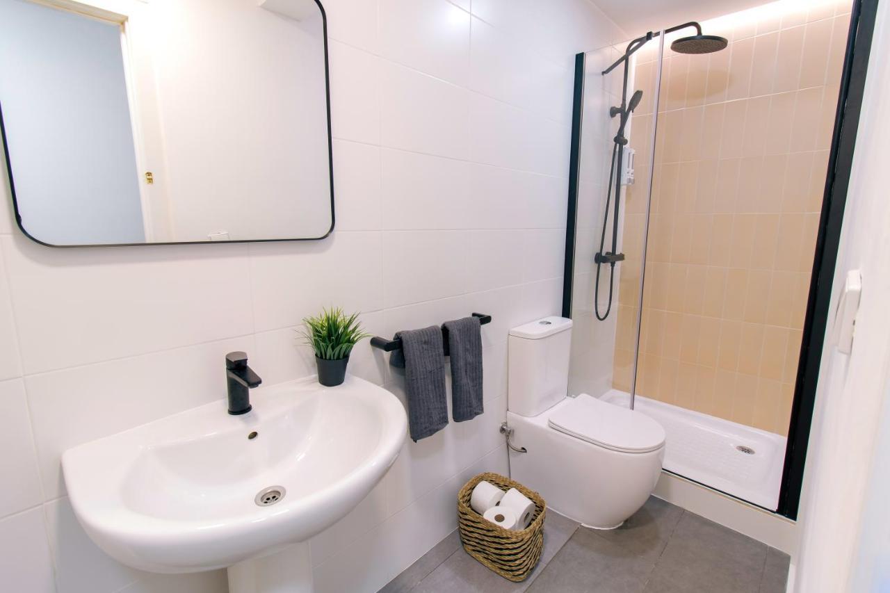 Koala Hostel อาลิกันเต ภายนอก รูปภาพ